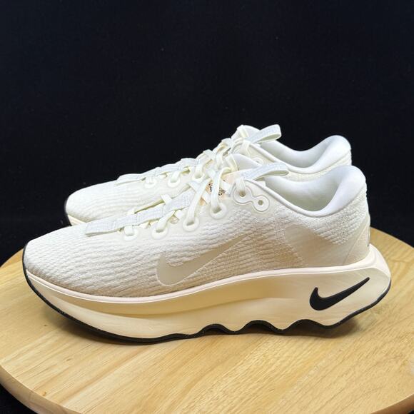 Nike Women’s Size 8 Dv1238-102 Motiva Sneakers Running Walking White/Beige - Picture 7 of 9